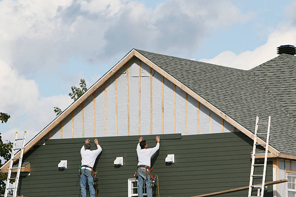 Professional Siding Contractor technician working in Silverdale, PA
